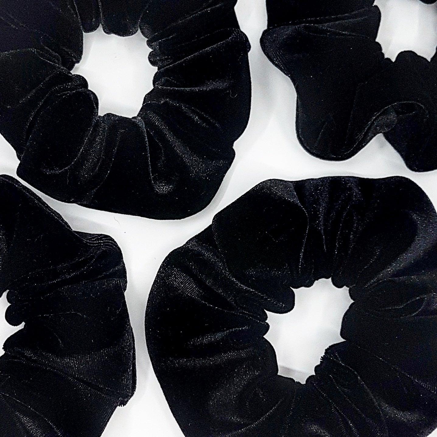 onyx velvet | scrunchie